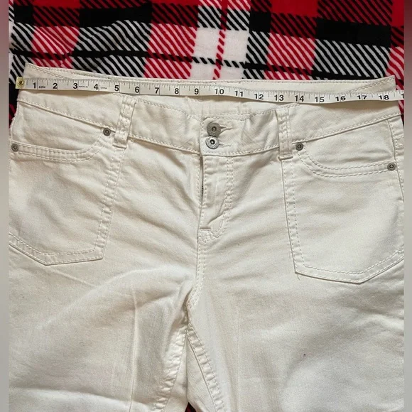 Maurices vintage white flare jeans 2 button - Picture 6 of 9